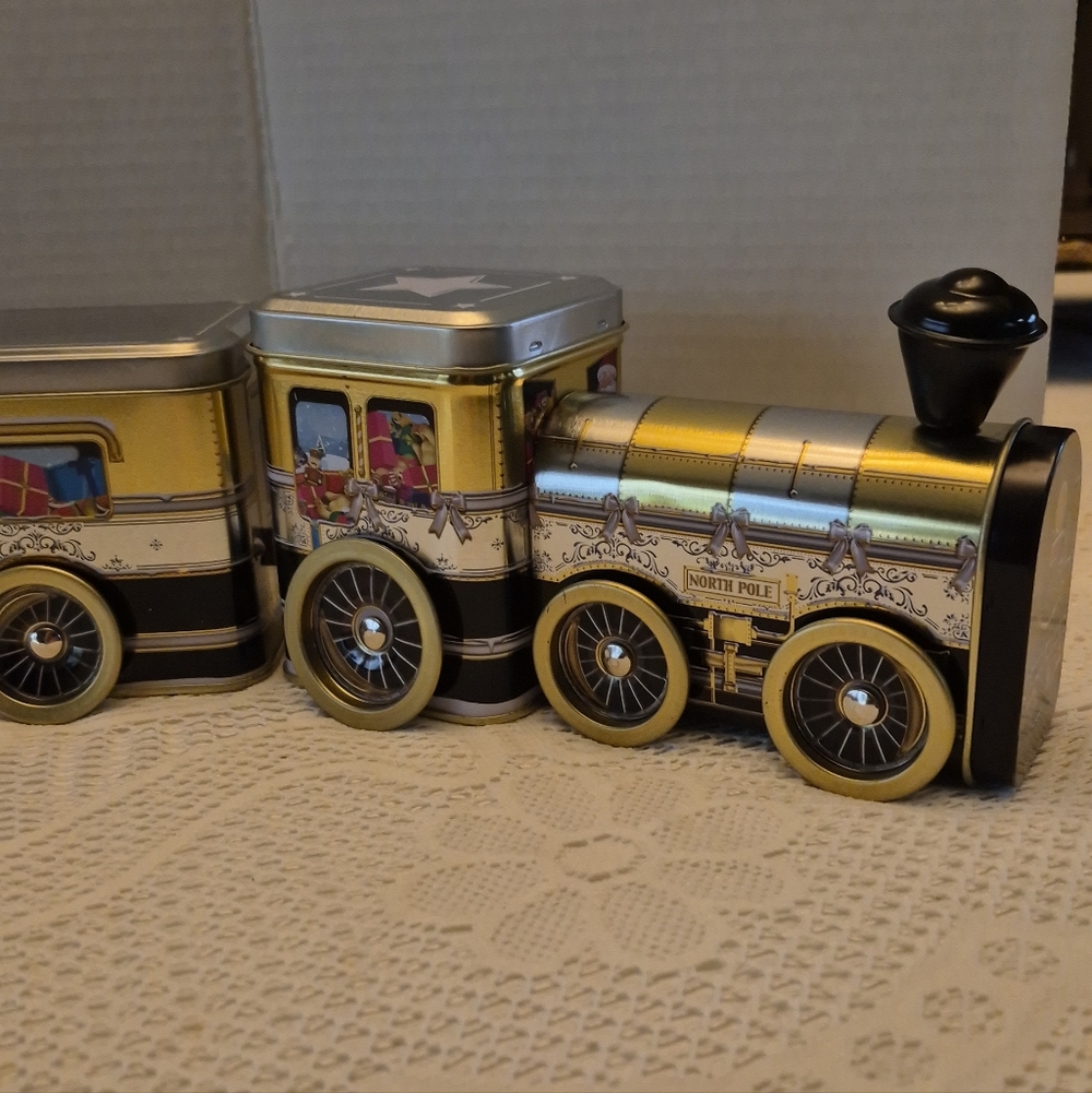 Vintage Santa Express /North Pole Decorative Metal Train With Storage
